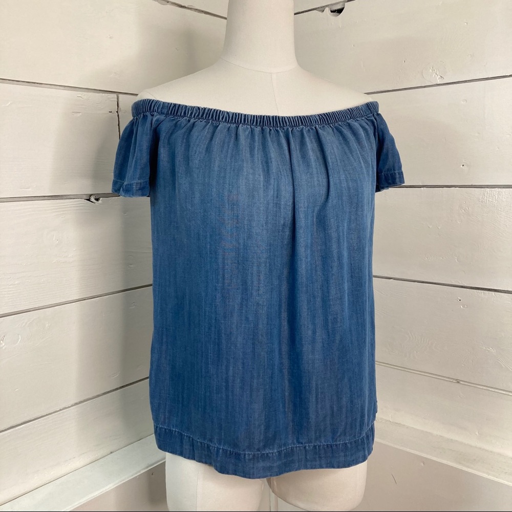 !FINAL CHANCE! Cloth & Stone Chambray Off Shoulder Top
